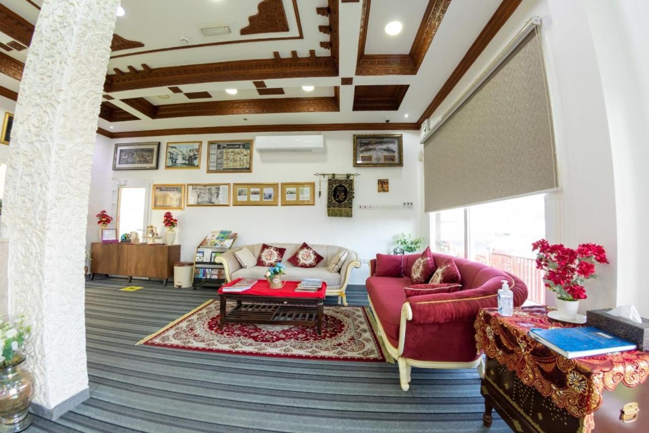 Sur Bandar Al Ayjah Hotel Apartments Extérieur photo