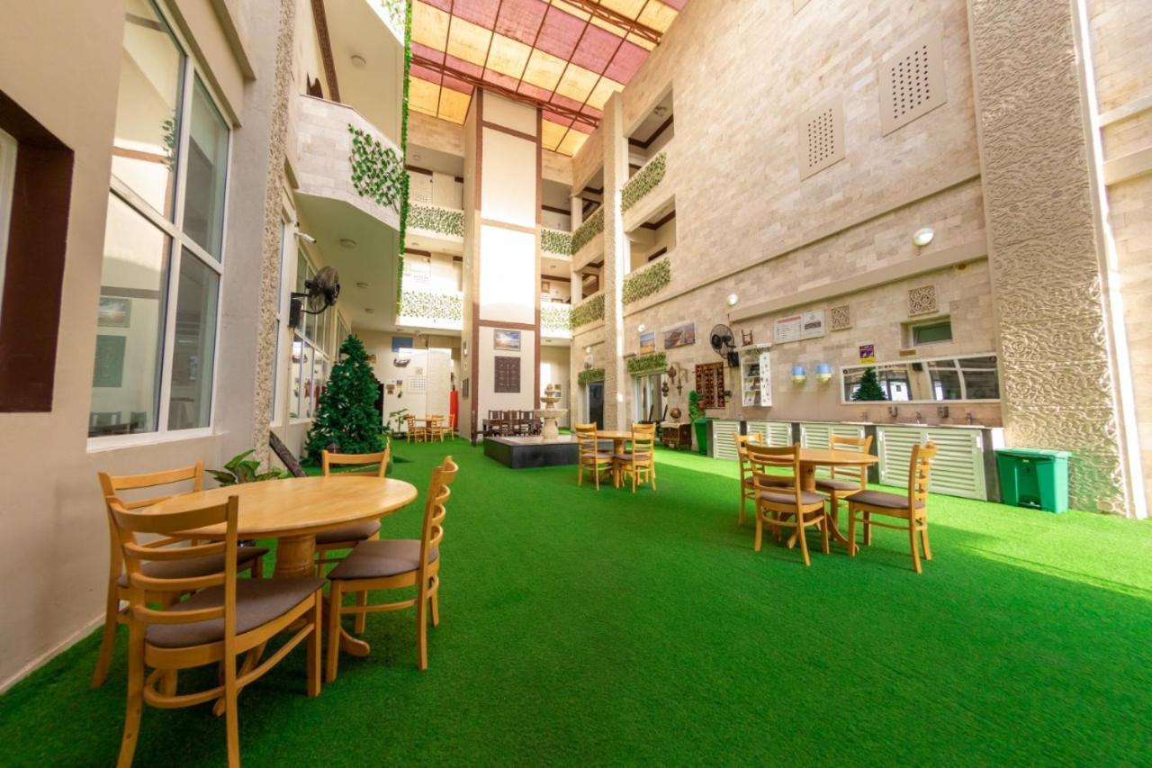 Sur Bandar Al Ayjah Hotel Apartments Extérieur photo