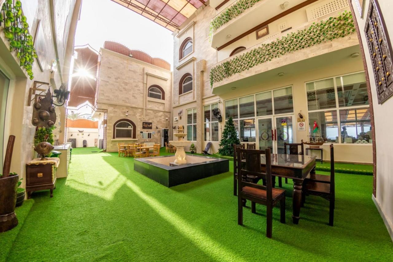 Sur Bandar Al Ayjah Hotel Apartments Extérieur photo