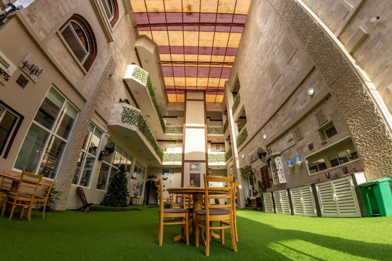 Sur Bandar Al Ayjah Hotel Apartments Extérieur photo