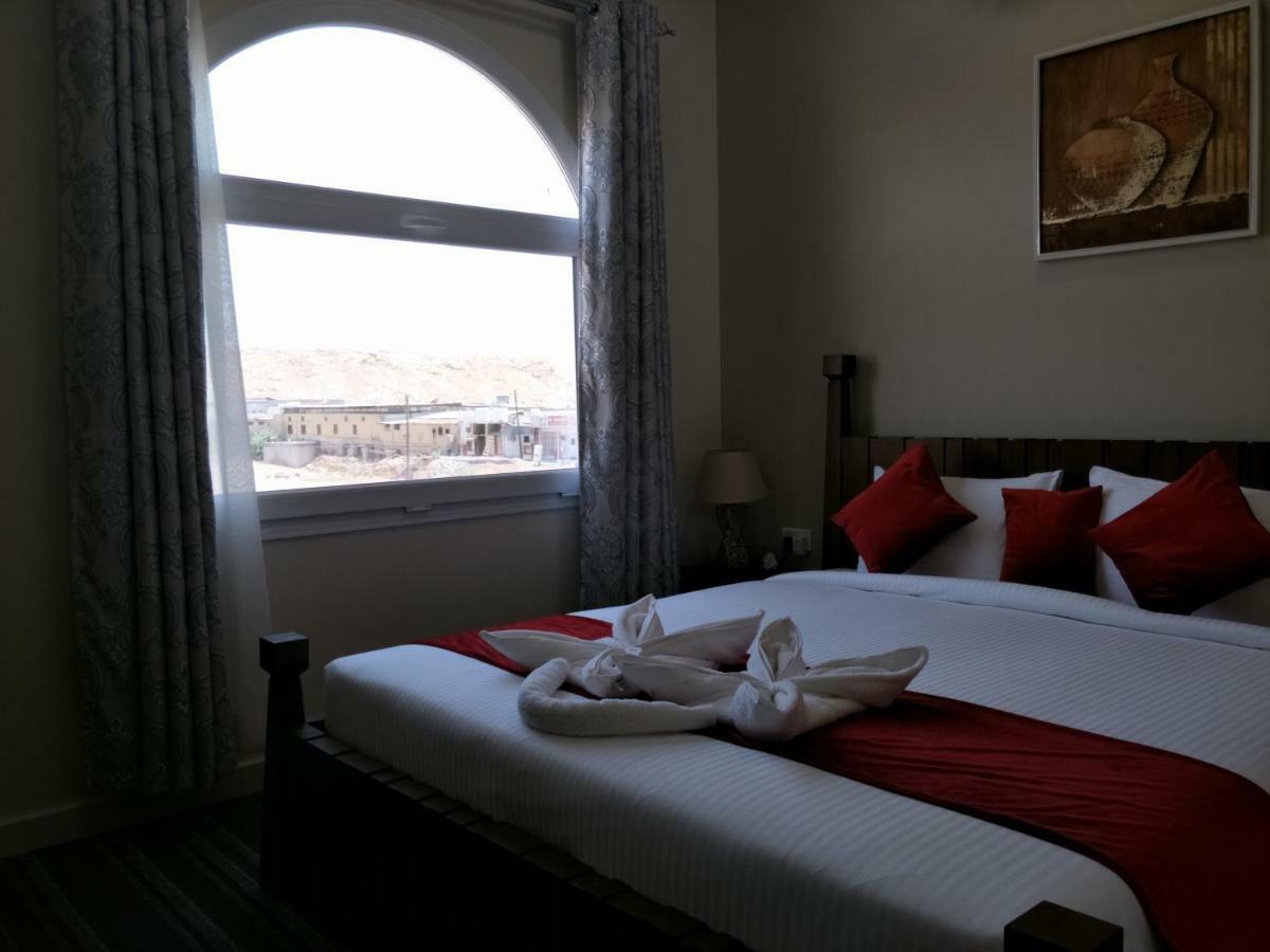 Sur Bandar Al Ayjah Hotel Apartments Extérieur photo