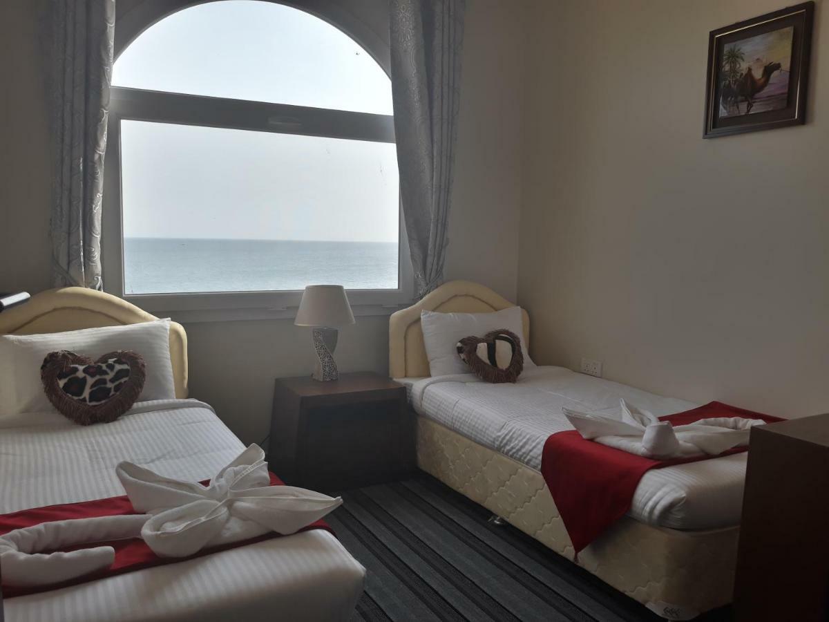 Sur Bandar Al Ayjah Hotel Apartments Extérieur photo